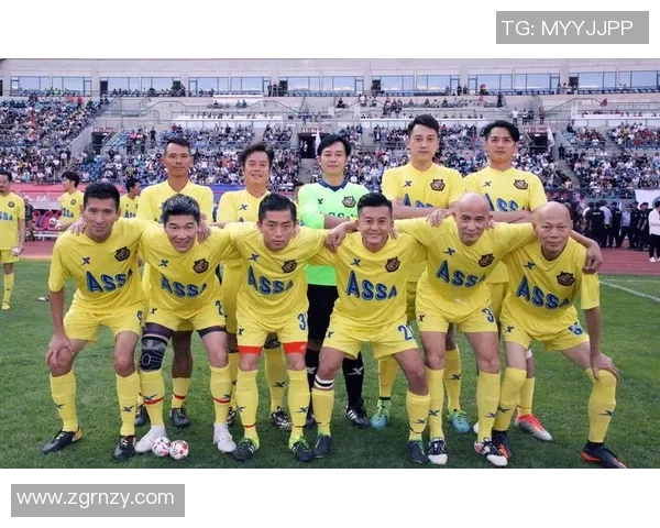 足球明星大合照尽显星光熠熠 汇聚全球顶级球员同框瞬间 足球明星大合照尽显星光熠熠 汇聚全球顶级球员同框瞬间